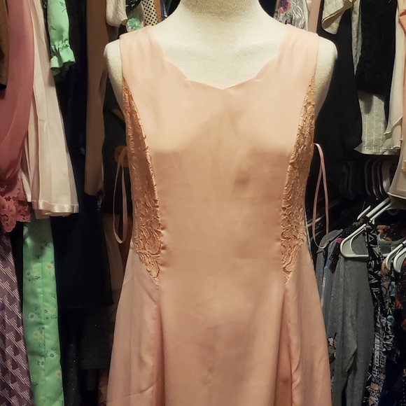 YA LOS ANGELES PINK DRESS SIZE MEDIUM - Picture 3 of 7